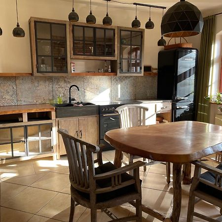 Quartier Im Gutshaus Appartement Wustermark Buitenkant foto